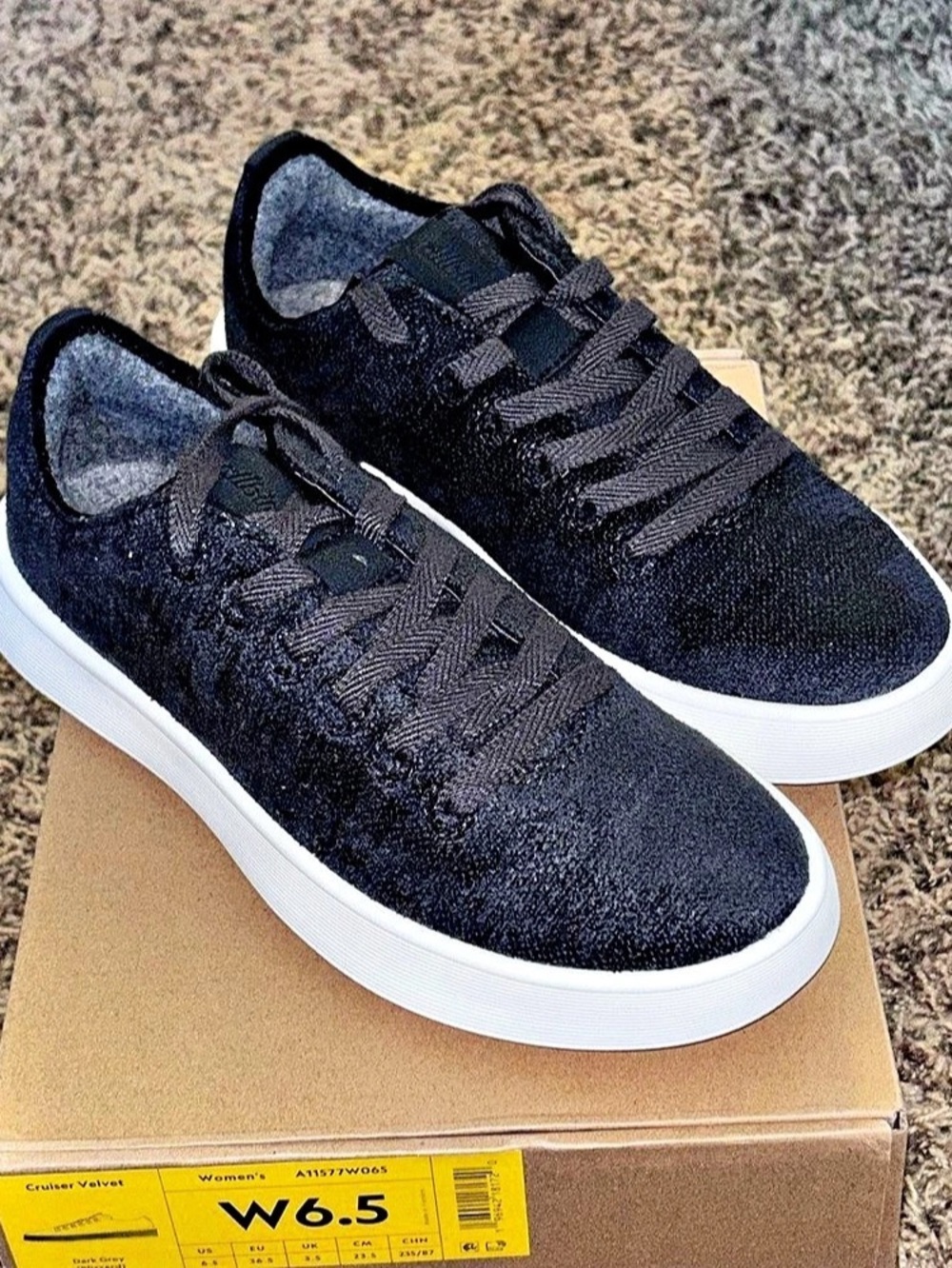 Allbirds Cruiser Velvet Women’s Size 6.5 Grey White Athletic Walking Shoes New